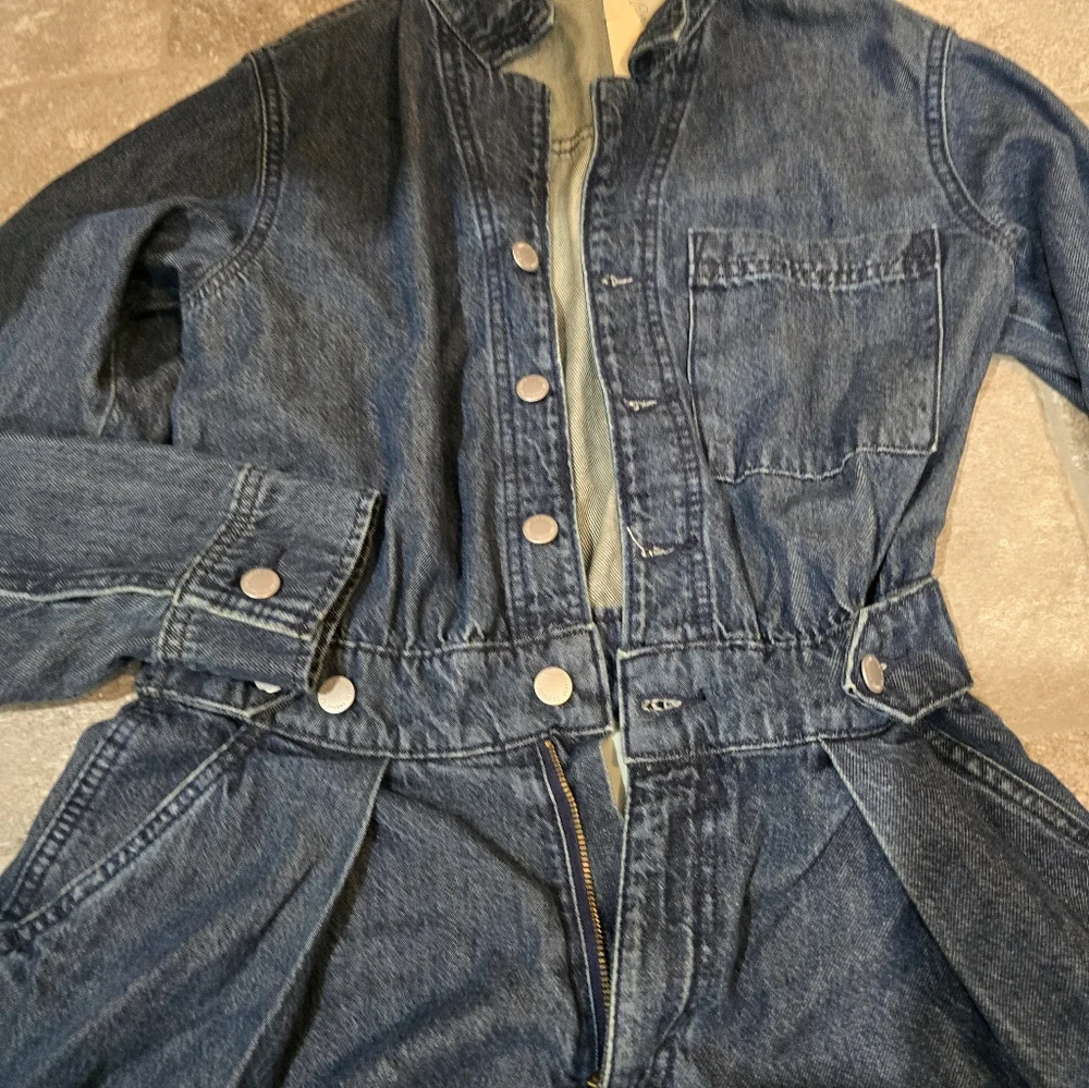 NWT Denim Blue Women's Jean Romper Size 6 Small Medium Button Up Cinch Waist - Picture 6 of 7